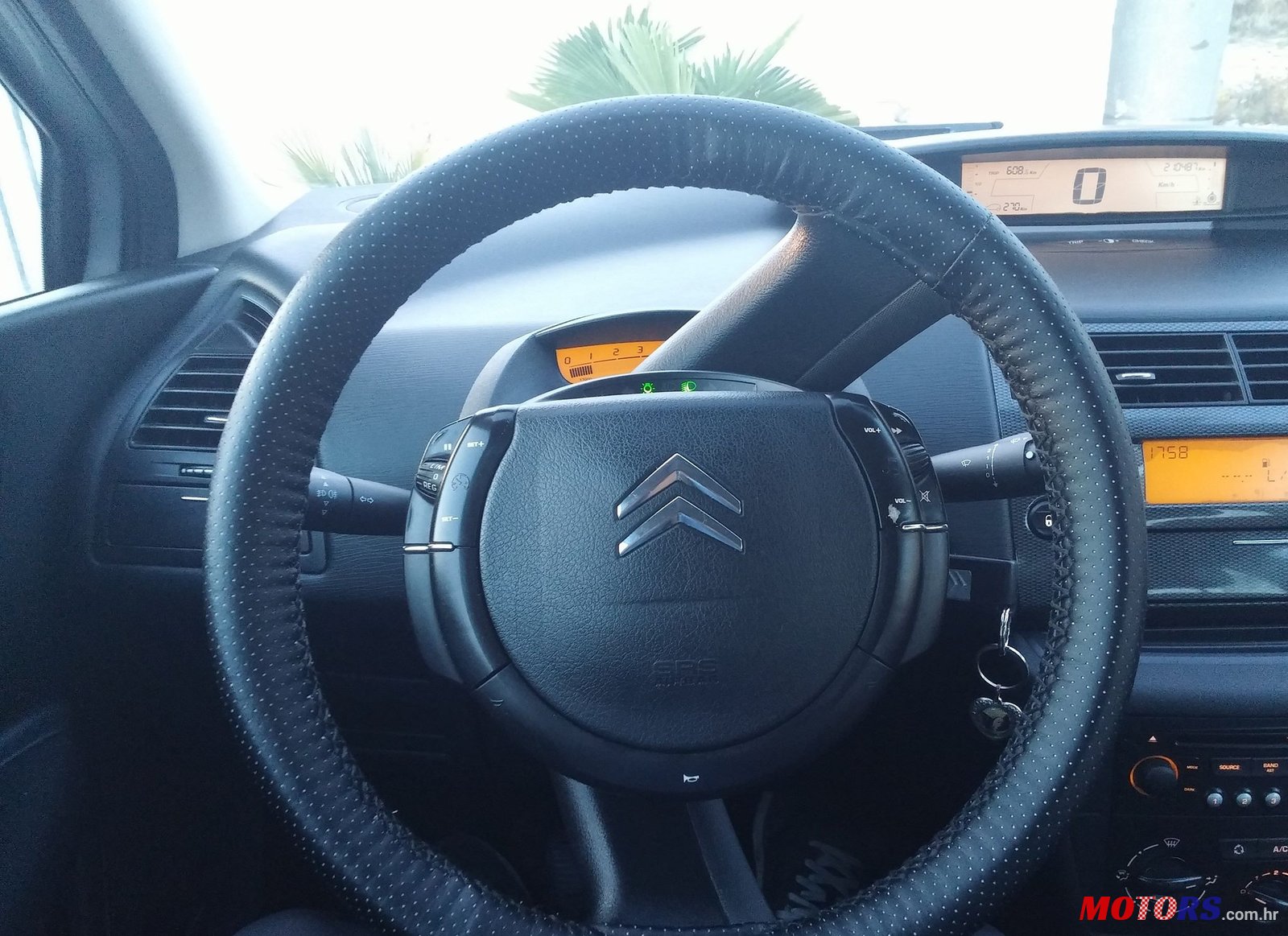 2007' Citroen C4 1.4 16V SX photo #2