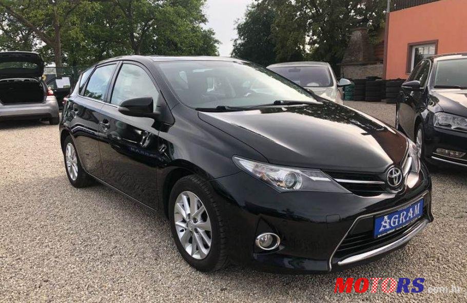 2013' Toyota Auris 2,0 D-4D Sol photo #1