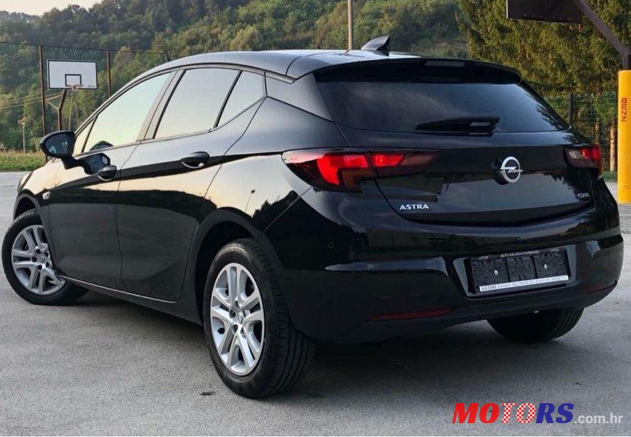2017' Opel Astra 1.6 Cdti photo #3
