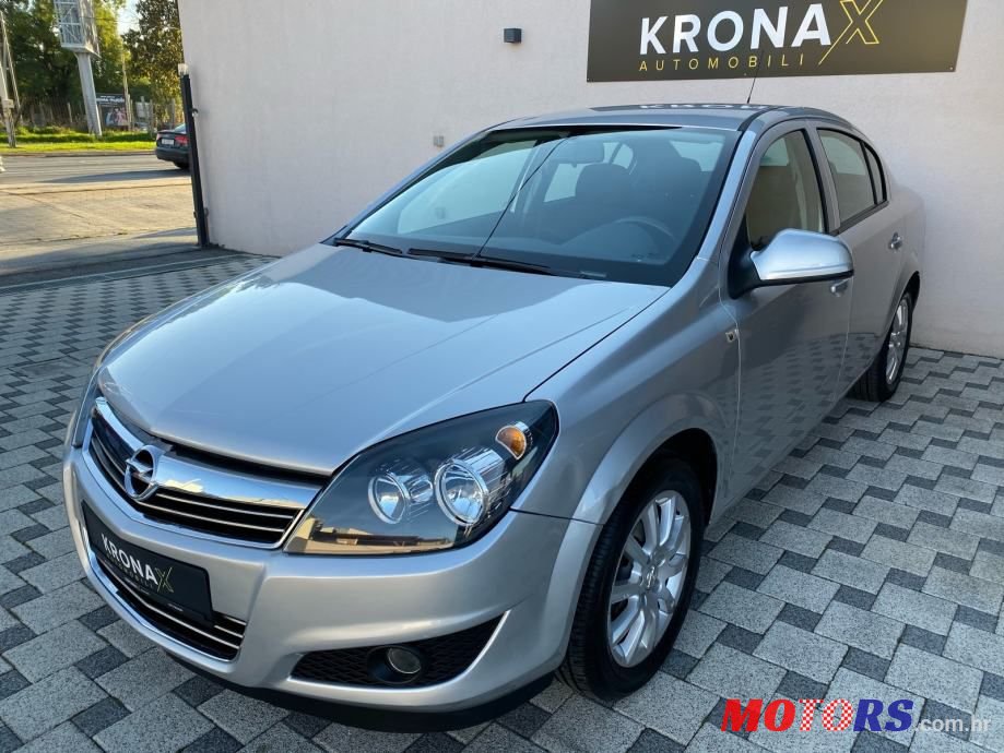 2010' Opel Astra photo #3