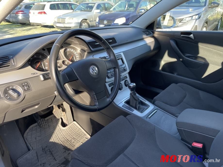 2008' Volkswagen Passat 1,6 photo #6