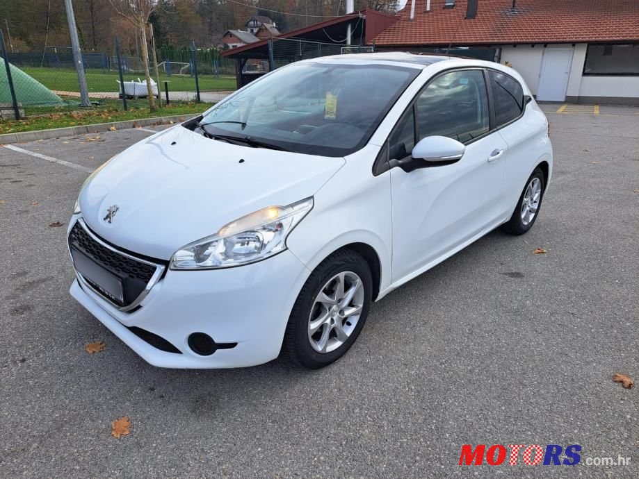 2013' Peugeot 208 1,0 Vti photo #2