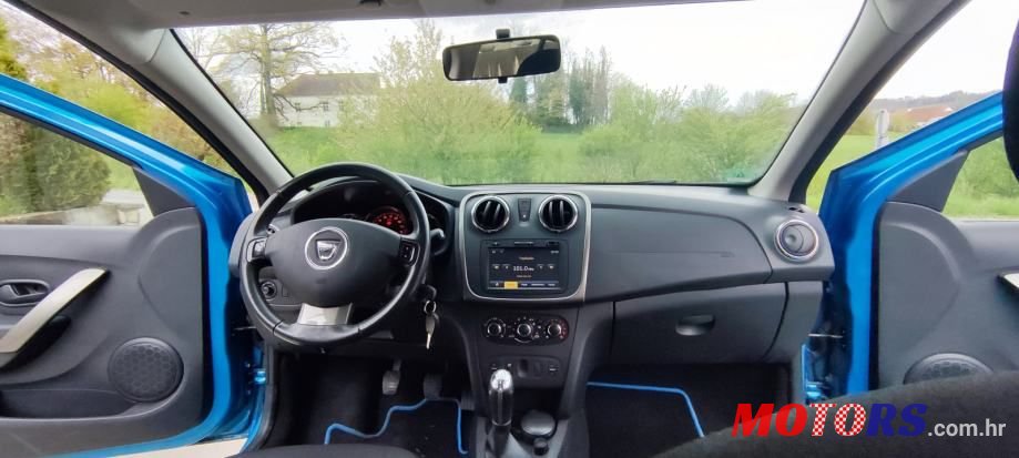 2016' Dacia Sandero photo #6