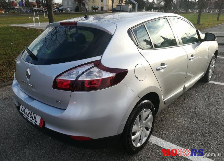 2015' Renault Megane Dci photo #2