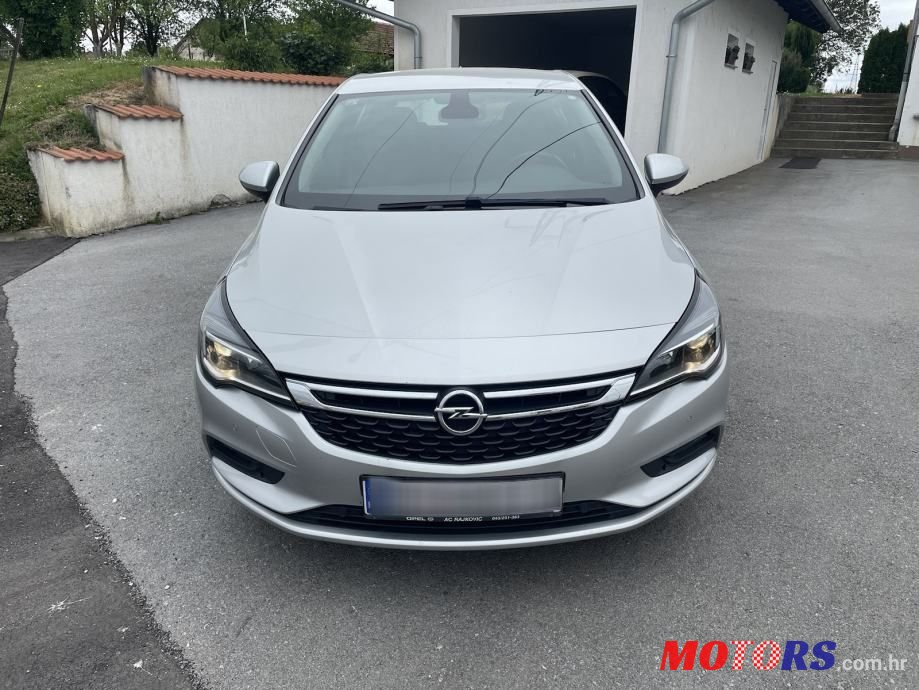 2017' Opel Astra 1.6 Cdti photo #2