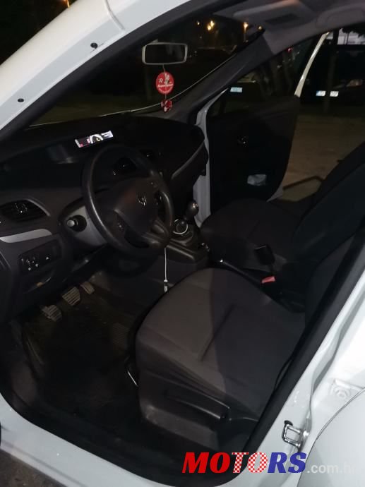 2012' Renault Megane Scenic 1.5 photo #6