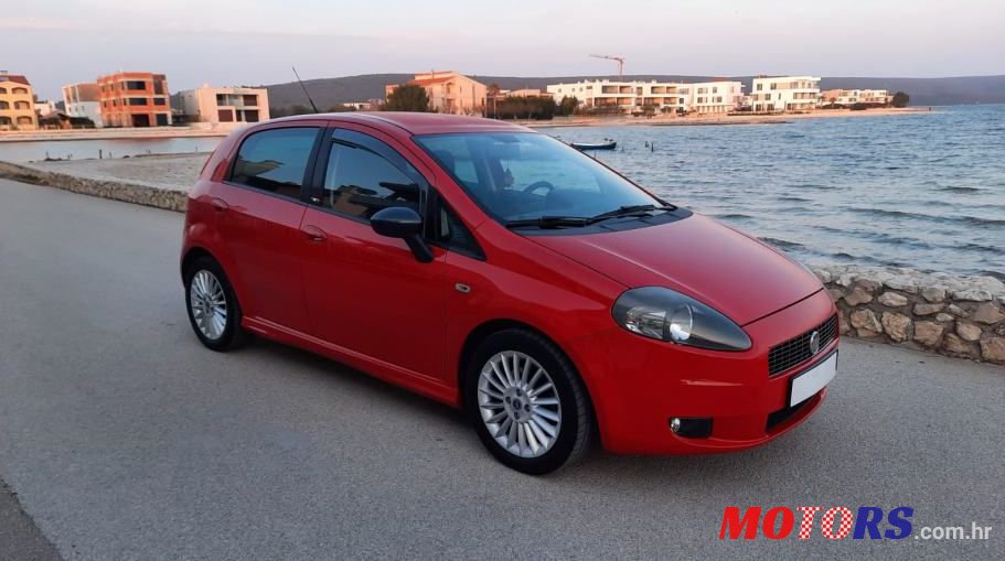 2009' Fiat Grande Punto 1,6 Multijet 16V Sport photo #1