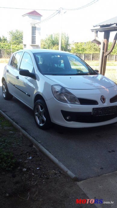 2006' Renault Clio photo #1