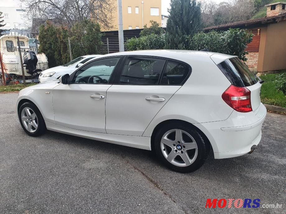 2009' BMW Serija 1 116I photo #4