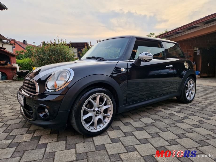 2011' MINI Cooper photo #1