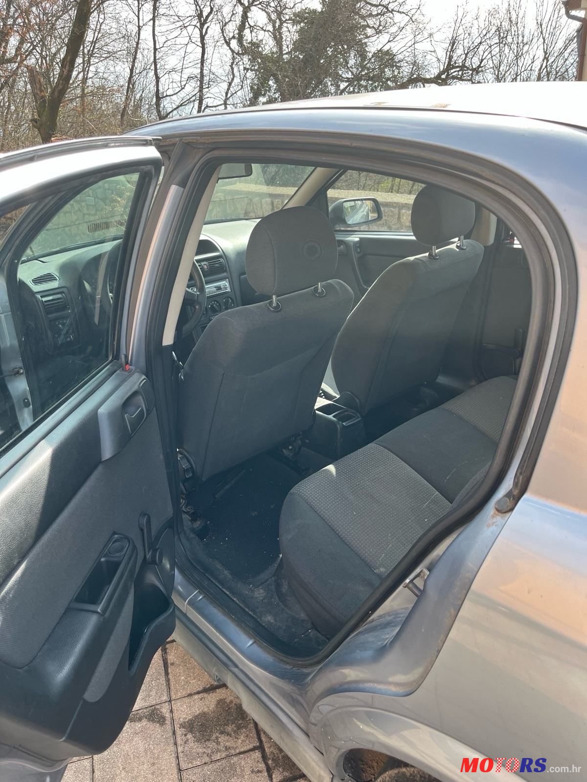 2005' Opel Astra 1.6 16V photo #4