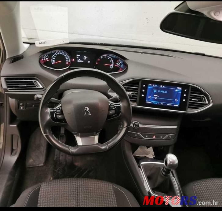 2019' Peugeot 308 1,2 Puretech photo #3