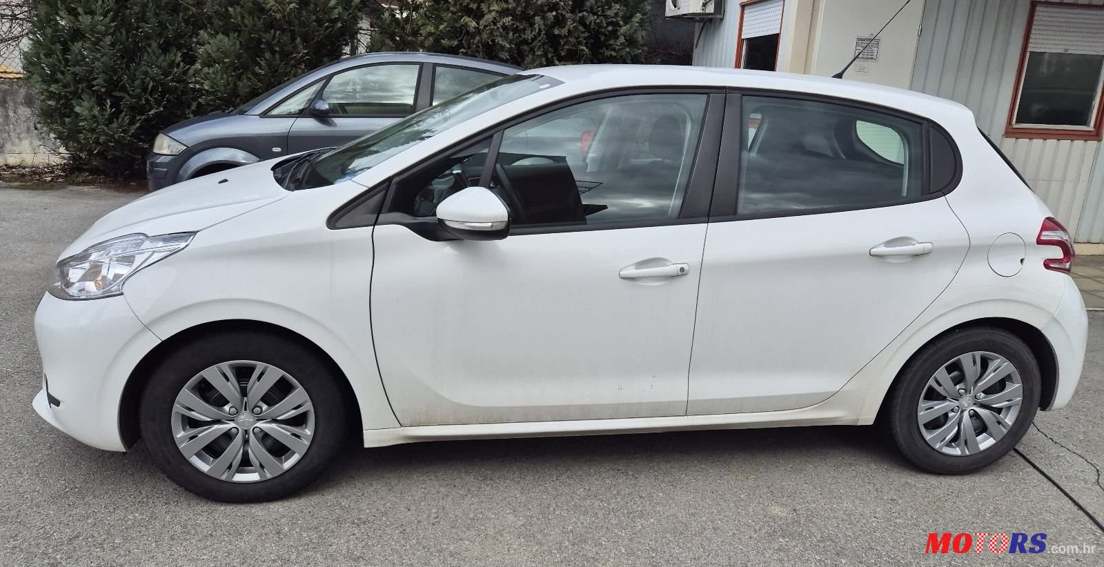 2012' Peugeot 208 1,2 Vti photo #2