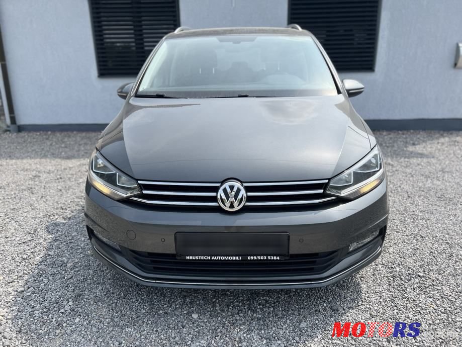 2016' Volkswagen Touran photo #2