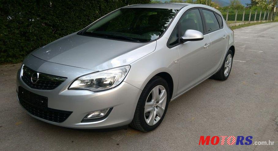 2011' Opel Astra 1,7 Cdti photo #1