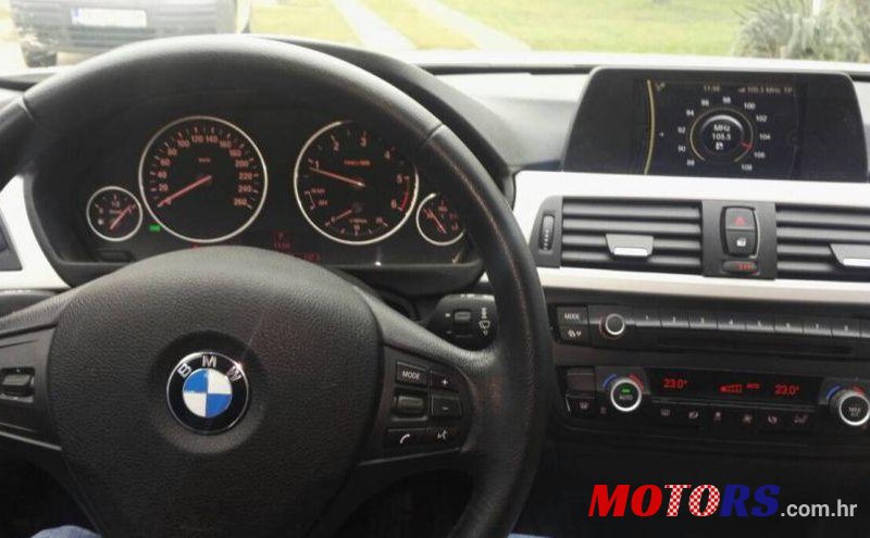 2013' BMW Serija 3 Touring 316D photo #2