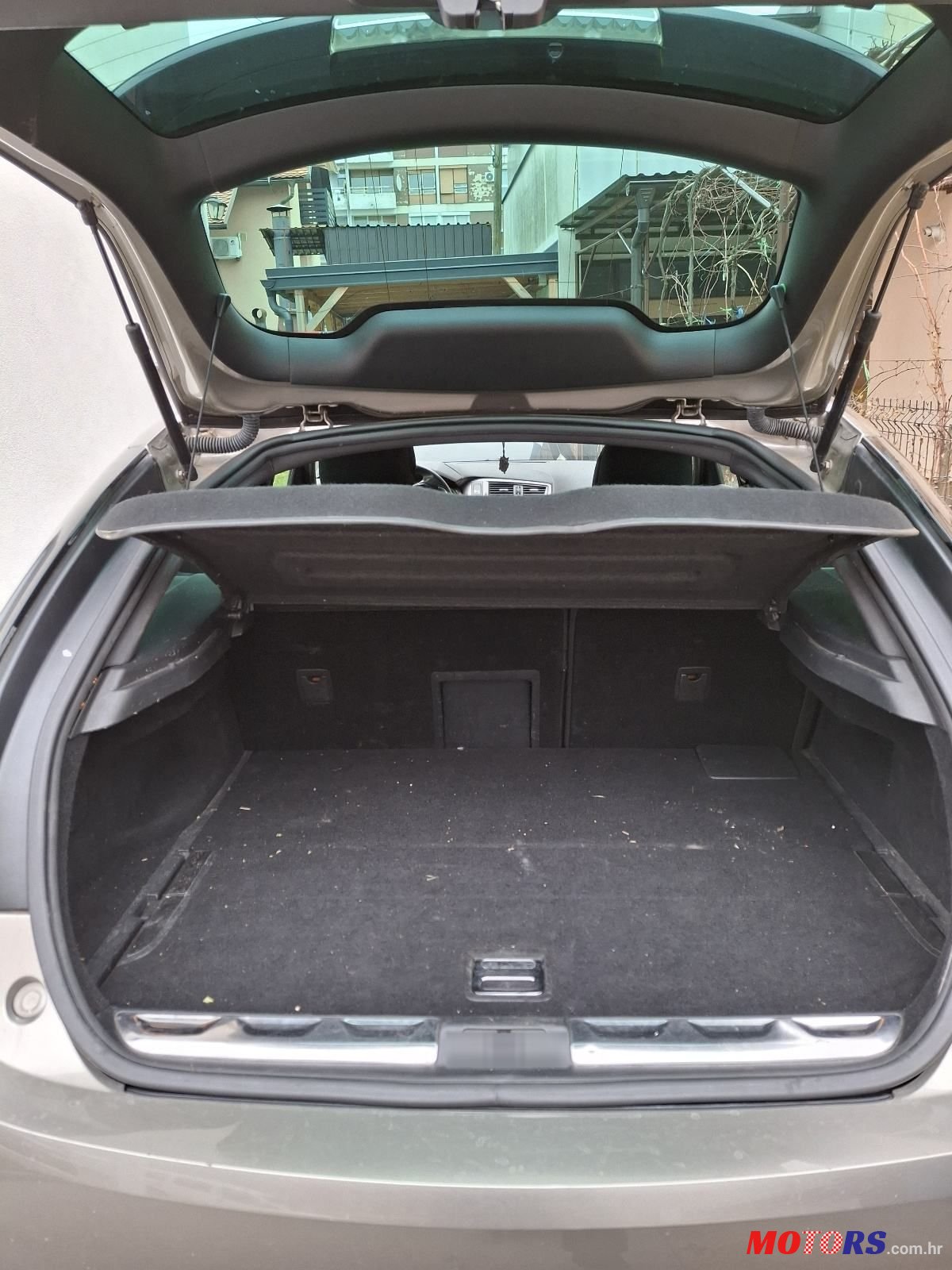 2013' Citroen DS5 Hybrid4 photo #5