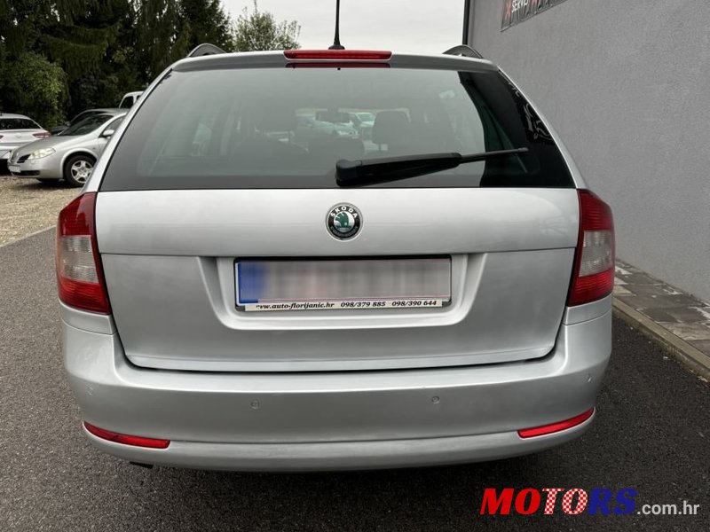 2013' Skoda Octavia Combi photo #5