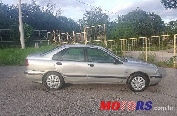 1999' Volvo S40 1,9 Td photo #1