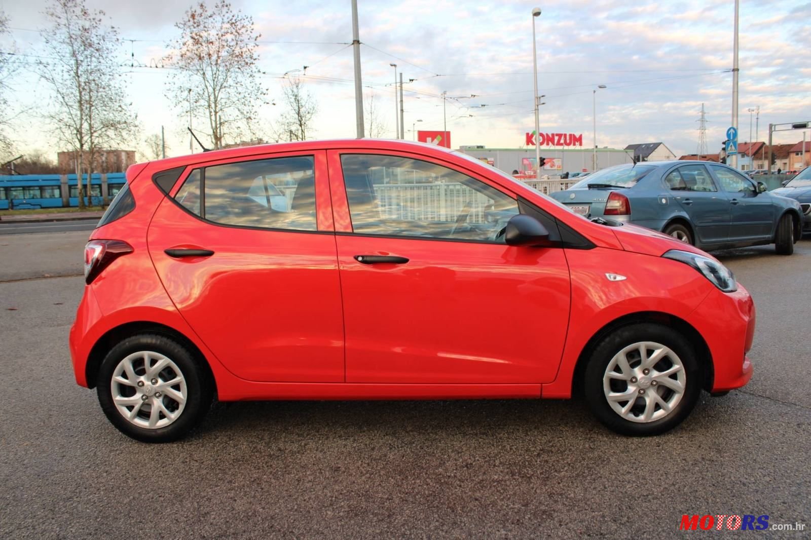 2019' Hyundai i10 1.0 photo #4