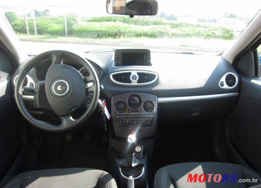 2011' Renault Clio Grandtour 1,5 Dci Dynamique photo #2