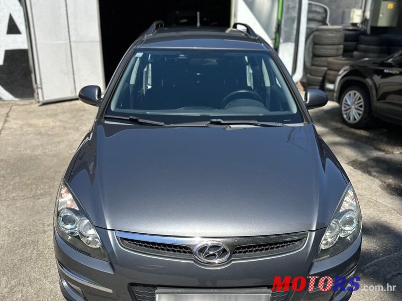 2010' Hyundai i30 Cw photo #5