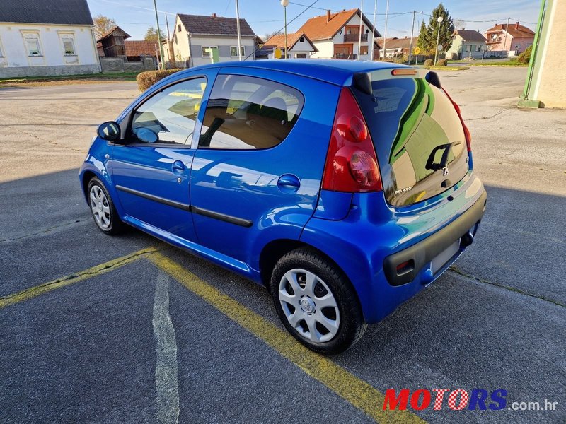 2011' Peugeot 107 1,0 photo #4