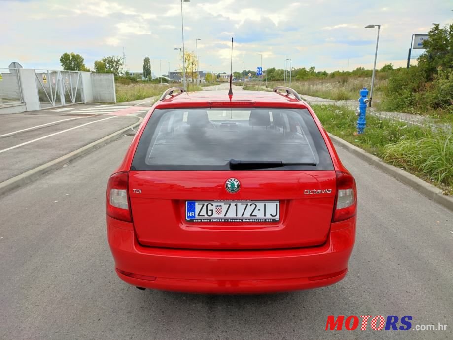 2012' Skoda Octavia Combi photo #4