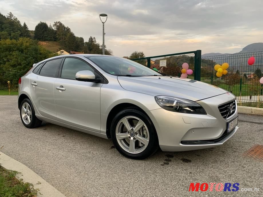 2016' Volvo V40 D3 photo #2