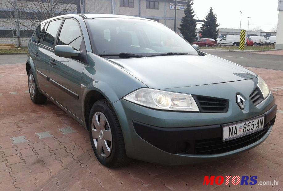 2008' Renault Megane Grandtour photo #2