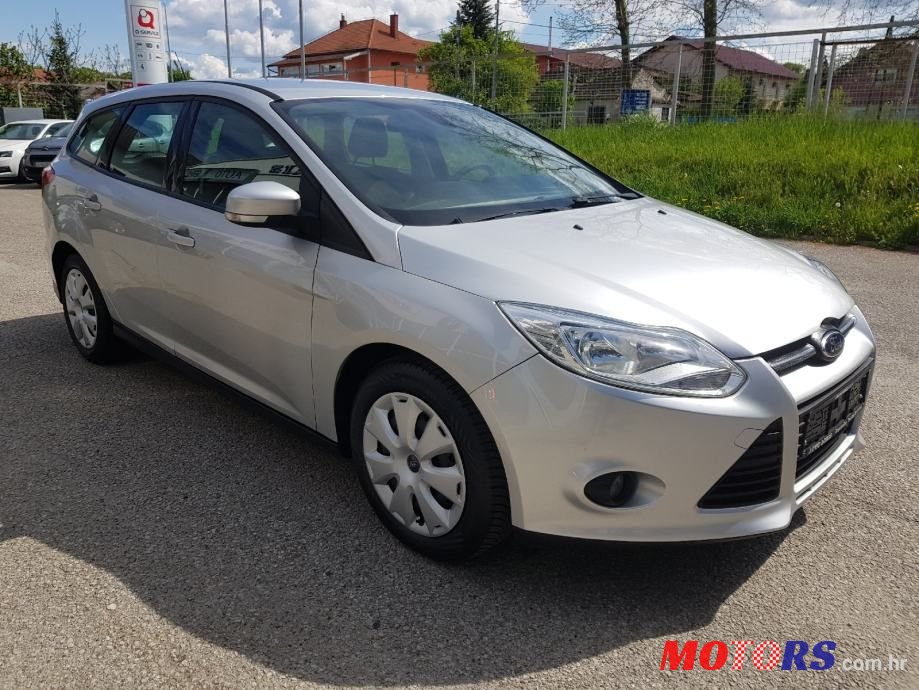 2013' Ford Focus Karavan photo #2