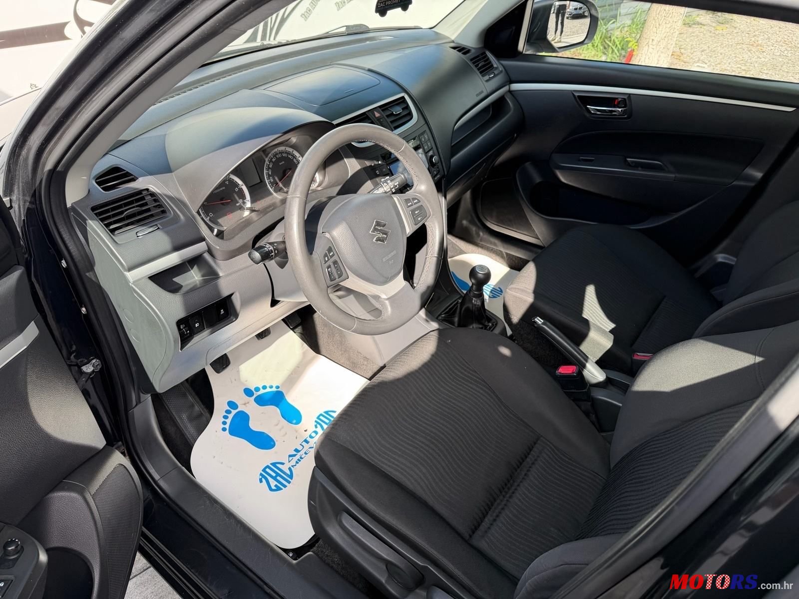 2012' Suzuki Swift 1.3Ddis photo #3