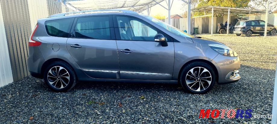 2015' Renault Grand Scenic photo #3