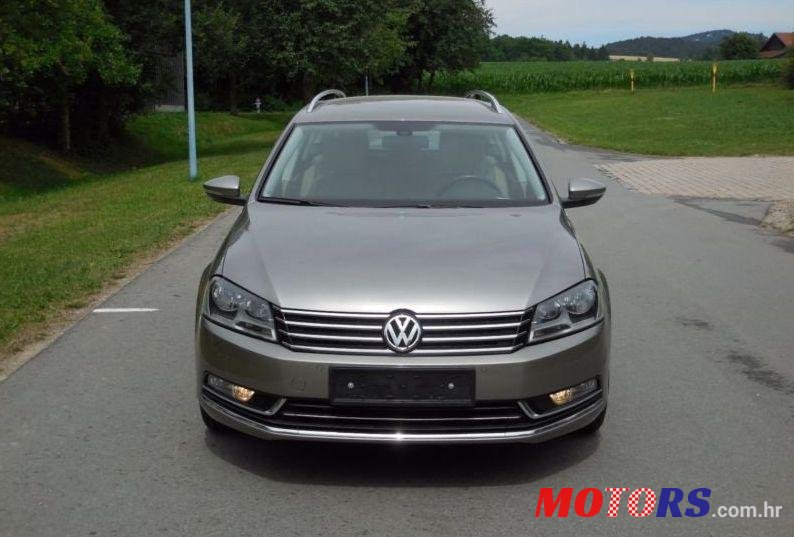 2013' Volkswagen Passat Variant photo #2