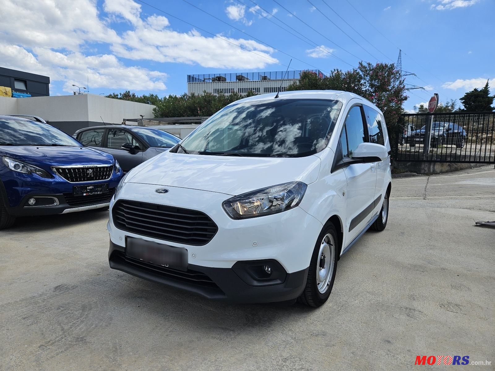 2020' Ford Tourneo Courier 1,5 Tdci photo #2