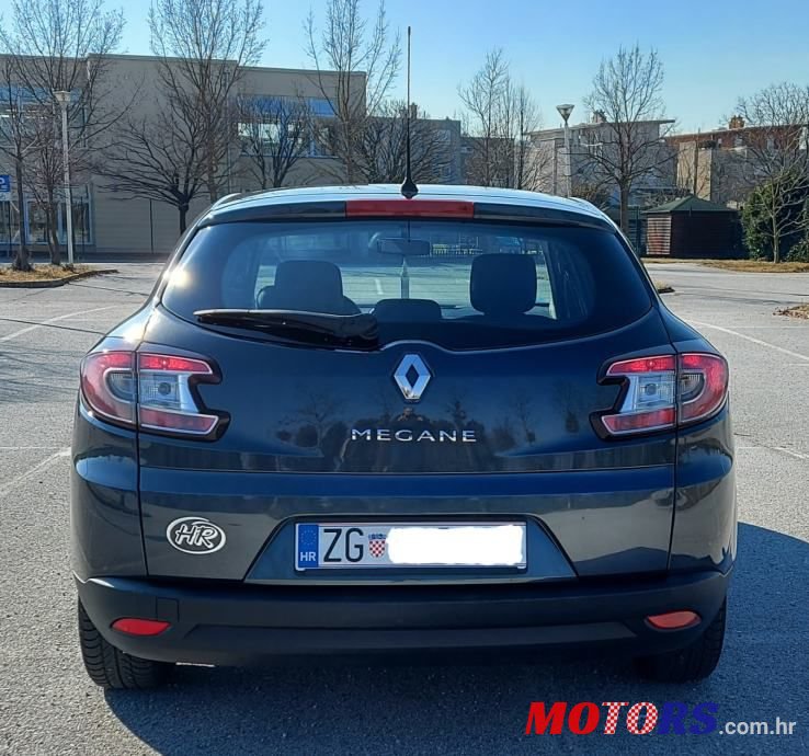 2011' Renault Megane Grandtour photo #5