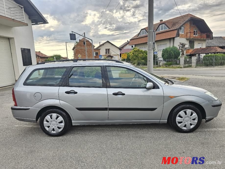 2005' Ford Focus Karavan photo #3