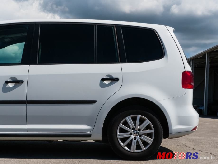 2015' Volkswagen Touran 1,6 Tdi photo #5