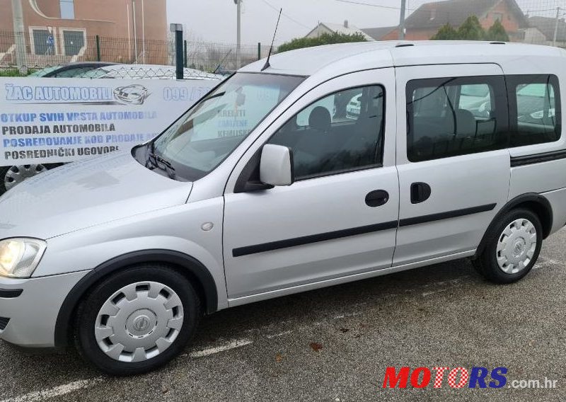 2011' Opel Combo 1,3 Cdti photo #1