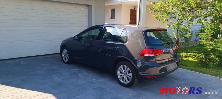 2016' Volkswagen Golf 7 1,6 Tdi Bmt photo #1